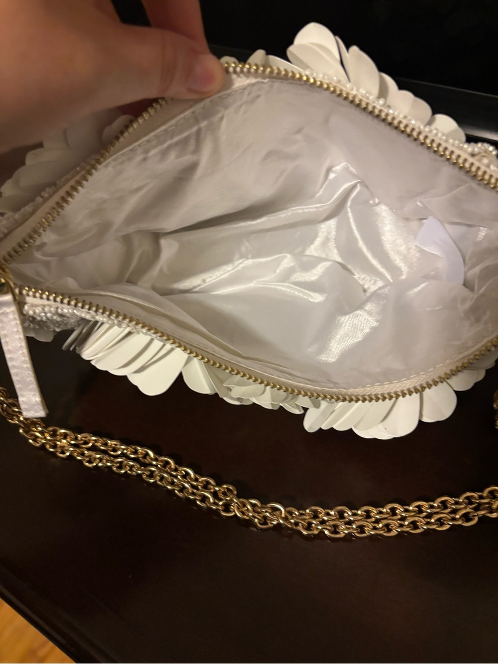 NWOT White Floral Beaded Appliqué Shoulder Bag with Gold Chain - Picture 6 of 9